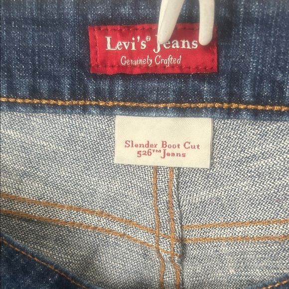 Levi's - Picture 2 of 4